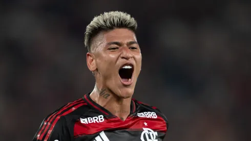 Carrascal tem contrato com Fla até o meio de 2029.