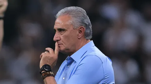 Tite tem interesse em Matías Viña, que não está nos planos do Flamengo em 2026