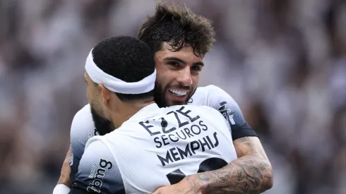 Yuri Alberto e Memphis Depay foram destaques na temporada do Corinthians. Foto: Marcello Zambrana/AGIF