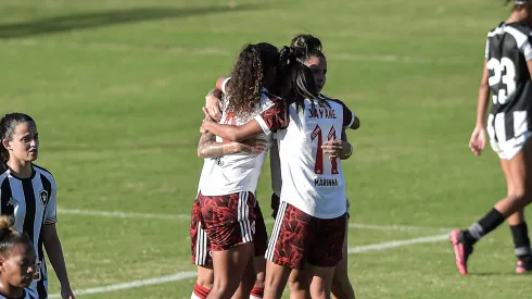 Jogadoras do Flamengo. Foto: Thiago Ribeiro/AGIF
