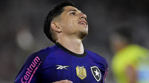 Savarino jogador do Botafogo durante partida contra o Gremio no estadio Engenhao pelo campeonato Brasileiro A 2025. Foto: Alexandre Loureiro/AGIF