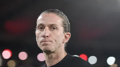 RJ – RIO DE JANEIRO – 25/08/2025 – BRASILEIRO A 2025, FLAMENGO X VITORIA – Filipe Luis tecnico do Flamengo durante partida contra o Vitoria no estadio Maracana pelo campeonato Brasileiro A 2025. Foto: Thiago Ribeiro/AGIF