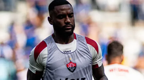 Ramon, lateral-esquerdo do Vitória em partida pelo campeonato brasileiro (Foto: Victor Ferreira | EC Vitória)