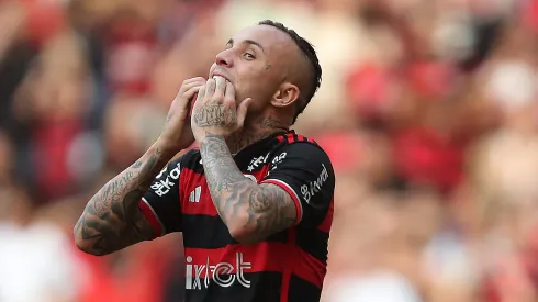 Éverton Cebolinha, atacante do Flamengo em partida pelo campeonato brasileiro (Foto: Wagner Meier/Getty Images)