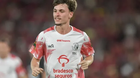 RJ – RIO DE JANEIRO – 27/12/2025 – JOGO DAS ESTRELAS 2025, ZICO ALL STAR GAME – Breno Bidon jogador do time Branco durante partida contra o time vermelho no estadio Maracana pelo Jogo das Estrelas – Zico All Star Game 2025 Foto: Thiago Ribeiro/AGIF