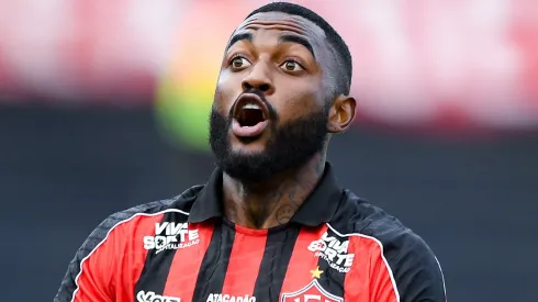 Saída de Ramon para o Vitória trava e situação gera impasse com o Inter