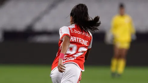 Katrine se despede do Inter. Foto: Anderson Romão/AGIF