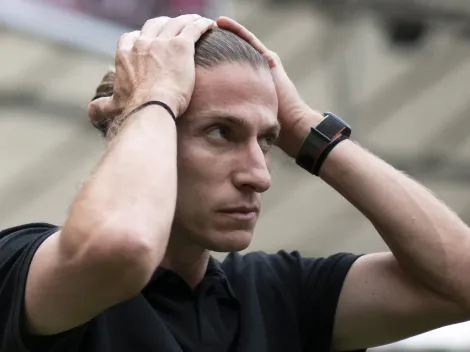 Filipe Luís assina renovação até o fim de 2027 no Flamengo