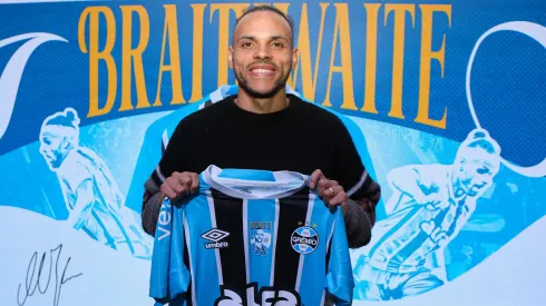 Braithwaite cobra dívida milionária do Grêmio
