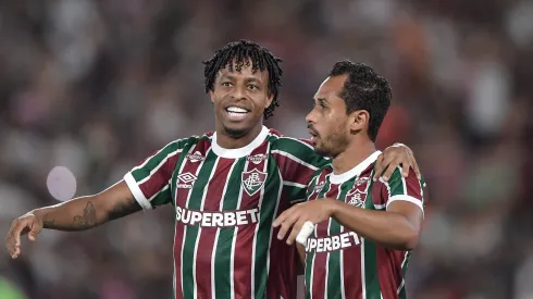 RJ – RIO DE JANEIRO – 04/10/2025 – BRASILEIRO A 2025, FLUMINENSE X ATLETICO-MG – Keno jogador do Fluminense comemora seu gol com Lima jogador da sua equipe durante partida contra o Atletico-MG no estadio Maracana pelo campeonato Brasileiro A 2025. Foto: Thiago Ribeiro/AGIF