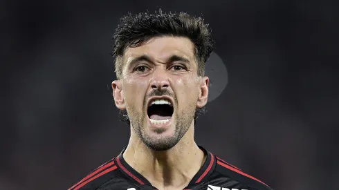 Arrascaeta já jogou no Cruzeiro e hoje defende as cores do Flamengo