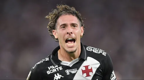 Nuno Moreira jogador do Vasco comemora seu gol durante partida contra o Corinthians no estádio Maracanã pelo campeonato Copa Do Brasil 2025