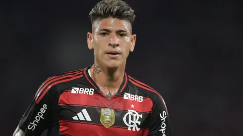 RJ – RIO DE JANEIRO – 25/08/2025 – BRASILEIRO A 2025, FLAMENGO X VITORIA – Carrascal jogador do Flamengo durante partida contra o Vitoria no estadio Maracana pelo campeonato Brasileiro A 2025.