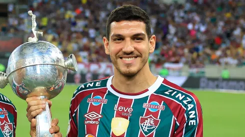 Nino com troféu da Copa Libertadores 2023. (Photo by Buda Mendes/Getty Images)