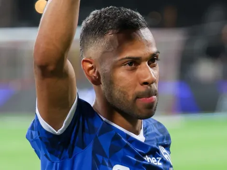 Renan Lodi supera Guilherme Arana em desempenho recente