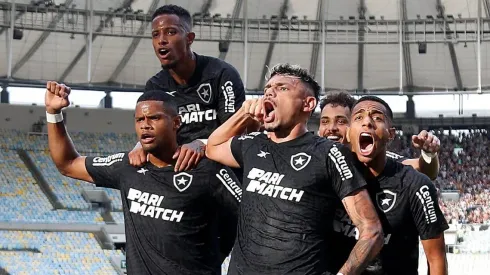 Luís Castro tem usado boa relação com ex-comandados do Botafogo para fazer suas indicações ao Grêmio – Foto: Vitor Silva/BFR