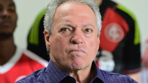 Dória, que quase fechou com Santos, está negociando com Inter de Abel Braga