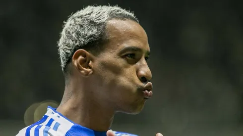 Matheus Pereira jogador do Cruzeiro comemora seu gol durante partida contra o Atletico-MG