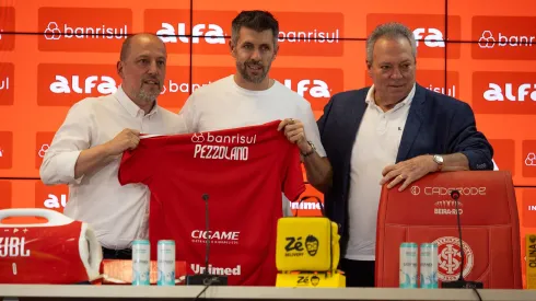 Paulo Pezzolano comandará o Inter em 2026