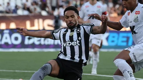 João Pedro, lateral-direito do Grêmio em partida pelo campeonato brasileiro (Foto: Wagner Meier/Getty Images)