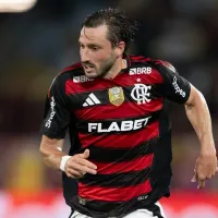 Flamengo escuta proposta do River Plate para empréstimo de Viña com opção de compra