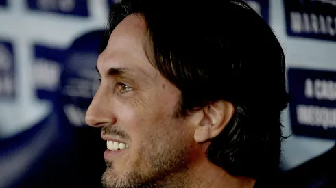 Luis Zubeldia, técnico do Fluminense durante partida contra o Flamengo no estadio Maracana pelo campeonato Brasileiro A 2025. Foto: Alexandre Loureiro/AGIF