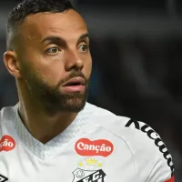 Santos define substituto para saída de Guilherme, tenta contratação de Sebástian Villa, mas tem impasse