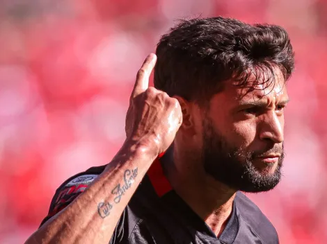 Atlético-MG só vai fechar com Capixaba se vender Arana