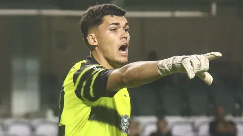 Pedro Morisco jogador do Coritiba durante partida contra o Sport no estadio Couto Pereira pelo campeonato Brasileiro B 2024. Foto: Gabriel Rosa Machado/AGIF