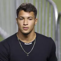 Flamengo comprando Marcos Leonardo por R$ 159 milhões ganha força após entrave com Kaio Jorge e tem aprovação da diretoria