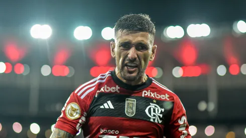 Arrascaeta em campo pelo Flamengo. Foto: Thiago Ribeiro/AGIF