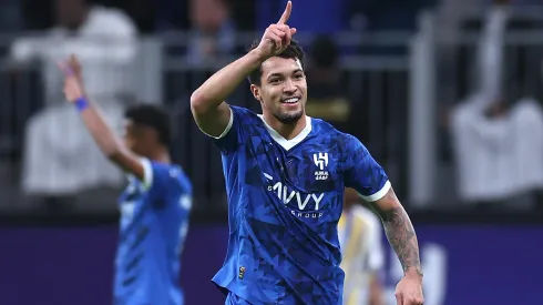 Kaio Jorge comemora gol pelo Al-Hilal. Photo by Abdullah Ahmed/Getty Images
