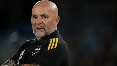 Jorge Sampaoli, técnico do Atlético-MG, durante partida contra o Fluminense no estadio Maracana pelo campeonato Brasileiro A 2025. Foto: Jorge Rodrigues/AGIF