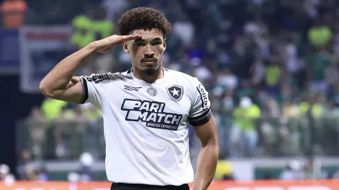 Adryelson ex-jogador do Botafogo comemora seu gol durante partida contra o Palmeiras. Foto: Marcello Zambrana/AGIF