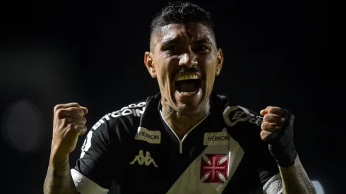 Yuri Lara atuando como jogador do Vasco. Foto: Thiago Ribeiro/AGIF