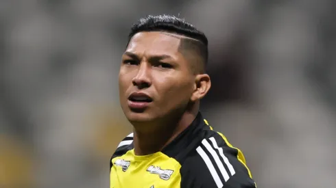 Rony jogador do Atletico-MG durante aquecimento antes da partida contra o Mirassol no estadio Arena MRV pelo campeonato Brasileiro A 2025. Foto: Gilson Lobo/AGIF