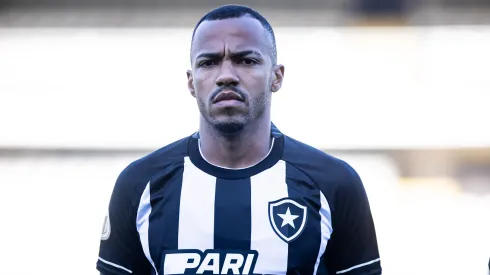 Marlon Freitas em campo pelo Botafogo. Foto: Abner Dourado/AGIF