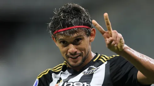 Gustavo Scarpa em campo pelo Galo. Foto: Gilson Lobo/AGIF