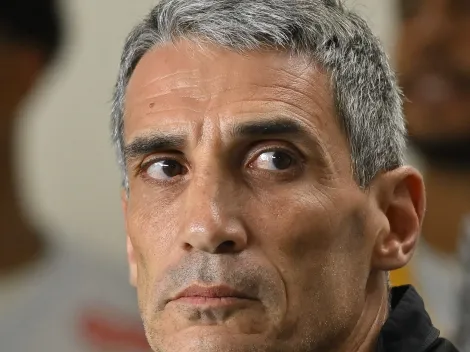 Vojvoda dá aval e Santos assina rescisão de meio-campista