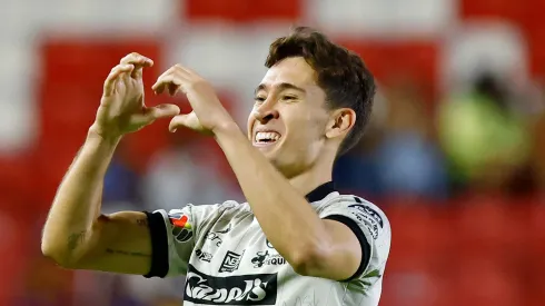 Rodrigo Dourado comemorando gol marcado. Foto: Leopoldo Smith/Getty Images