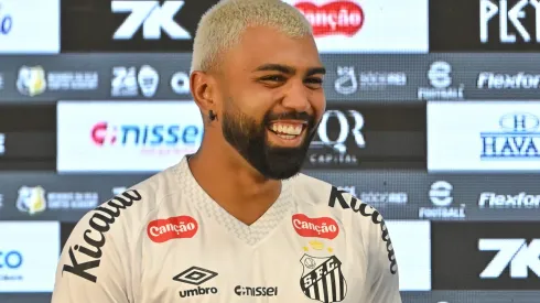 Gabigol foi apresentado oficialmente pelo Santos – Foto: Jota Erre/AGIF