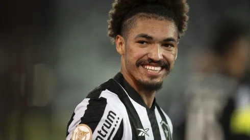 Adryelson se tornou a prioridade do Grêmio – Foto: Jorge Rodrigues/AGIF.