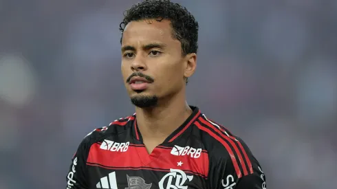 Allan, do Flamengo, segue na mira do São Paulo – Foto: Thiago Ribeiro/AGIF