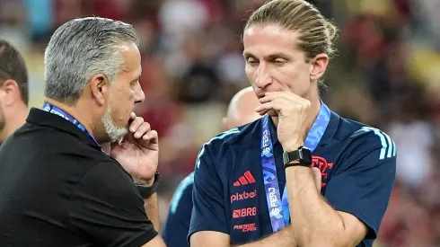 Boto e Filipe Luís seguem em busca de goleiro para disputar posição com Rossi