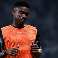 Félix Torres emprestado ao Inter trava por dívida do Corinthians e irrita o Colorado nos bastidores