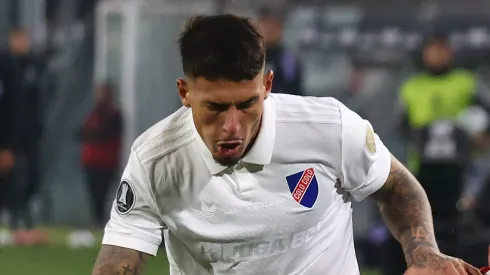 Alan Saldivia do Colo Colo pode vir ao Vasco. (Photo by Marcelo Hernandez/Getty Images)