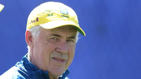 Ancelotti durante treino do Brasil na Granja Comary.