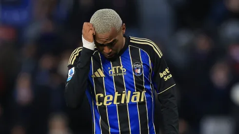 Lorran, atacante do Pisa em partida pelo campeonato italiano (Foto: Gabriele Maltinti/Getty Images)