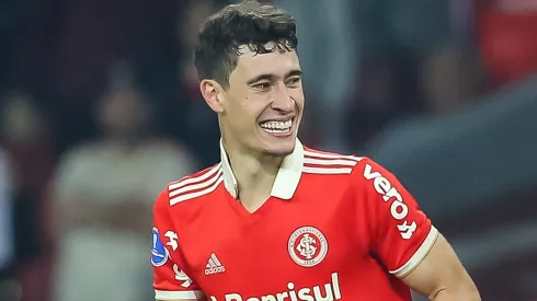 Mesmo fora do Internacional desde 2022, Rodrigo Dourado segue gerando lucro ao clube