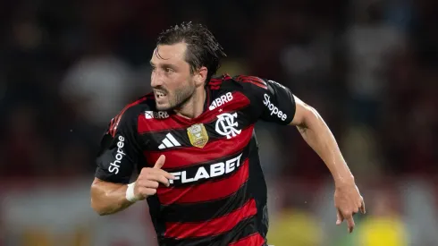 Viña jogador do Flamengo durante partida contra o Atletico-MG no estadio Maracana pelo campeonato Brasileiro A 2025. Foto: Jorge Rodrigues/AGIF